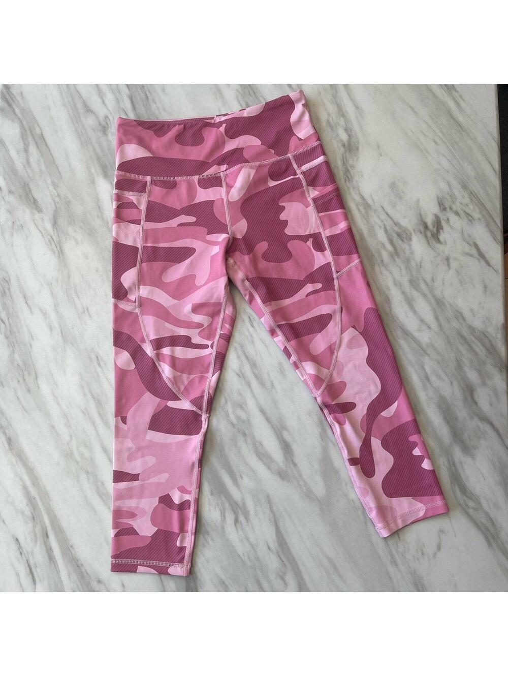 Zyia Women’s Size 6-8 Athletic Cropped Capri Leggings Pink Camo